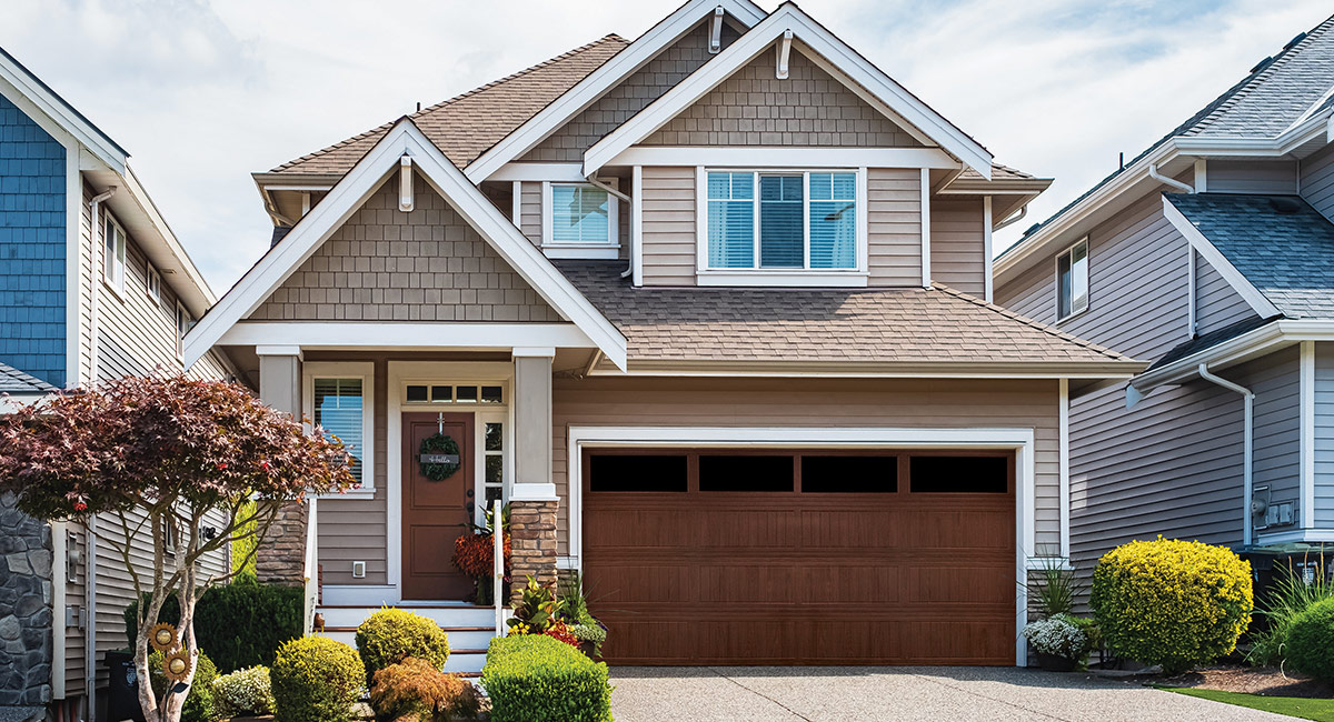 Vertical Long Panel | Medium Oak Bi-directional | Clear Long Windows